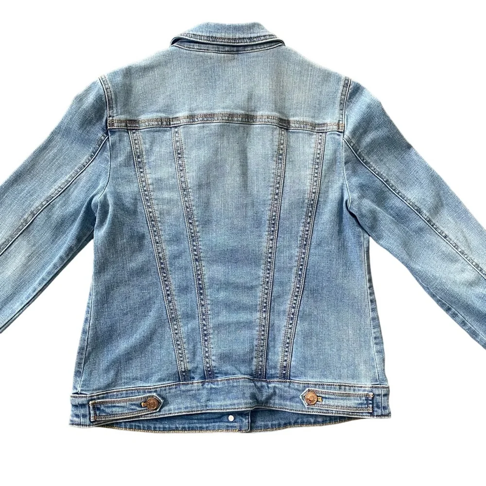 Chico’s Light Wash Jean Jacket Small 4-6